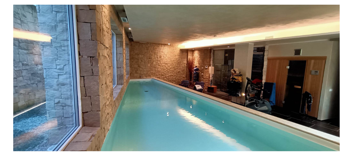 Piscine intérieure réalisée par Babalux