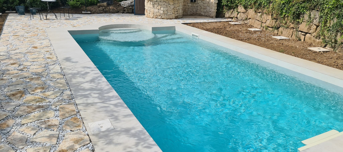 Piscine extérieure réalisée par Babalux